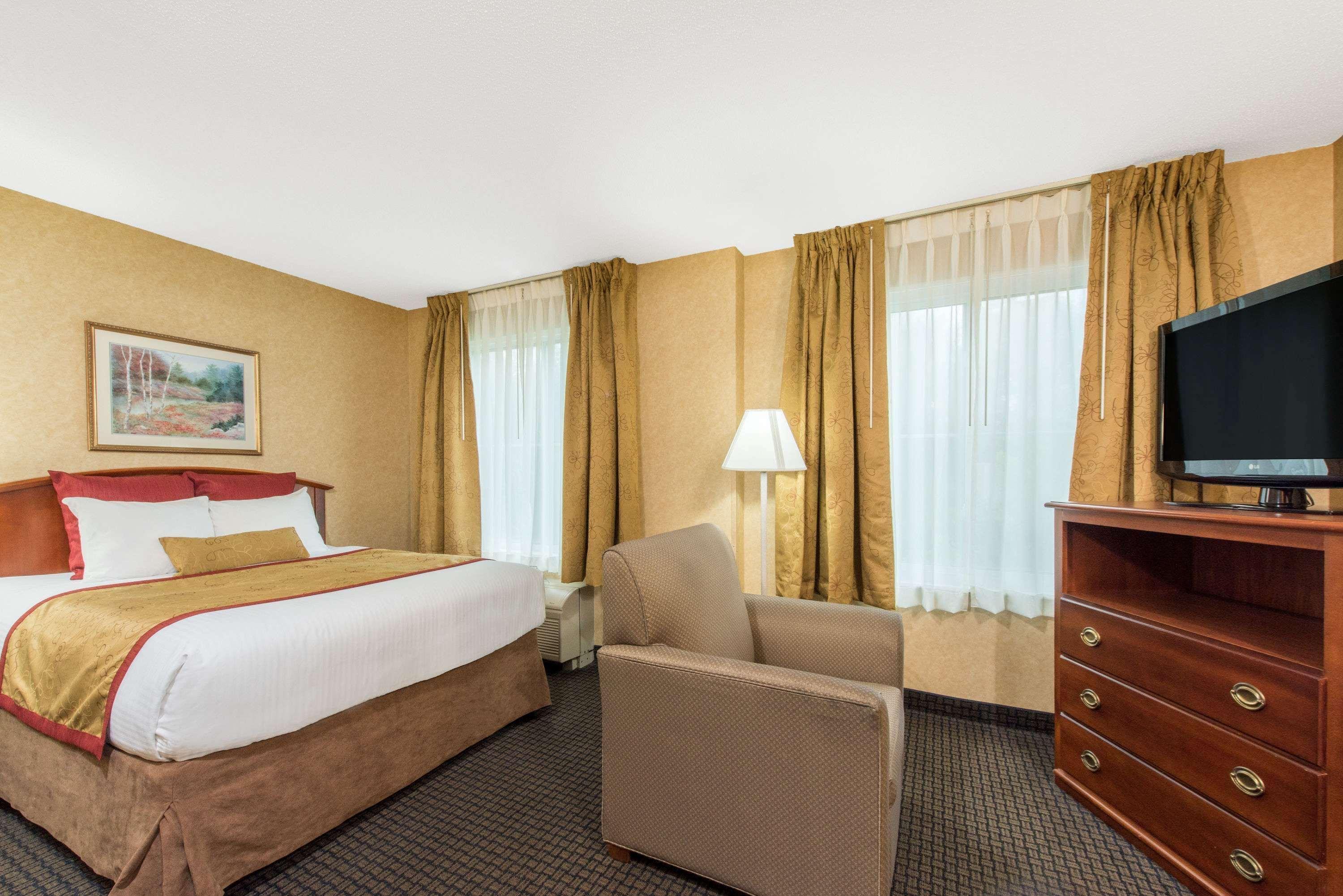 Lancaster Suites Fertility Extérieur photo