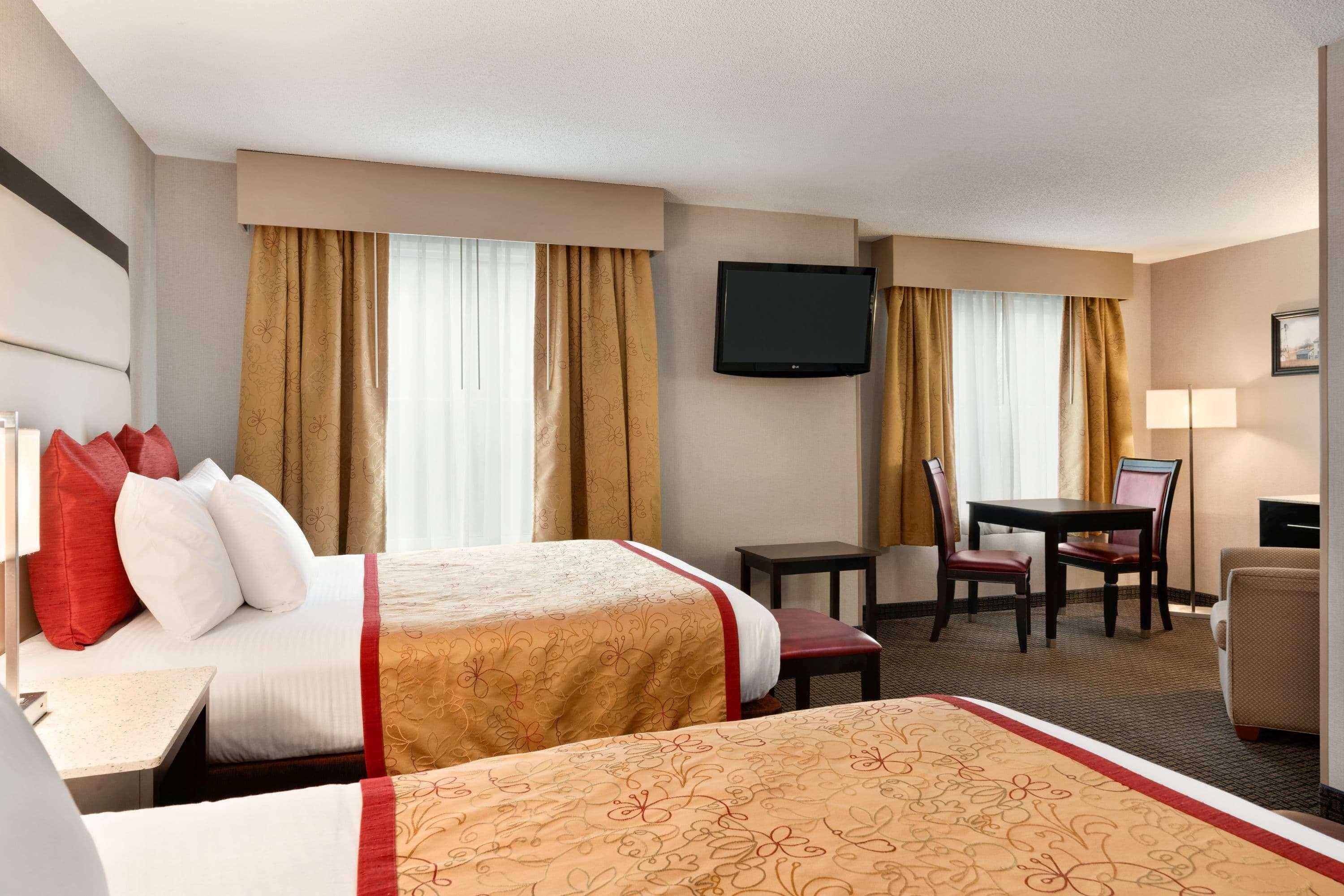 Lancaster Suites Fertility Extérieur photo
