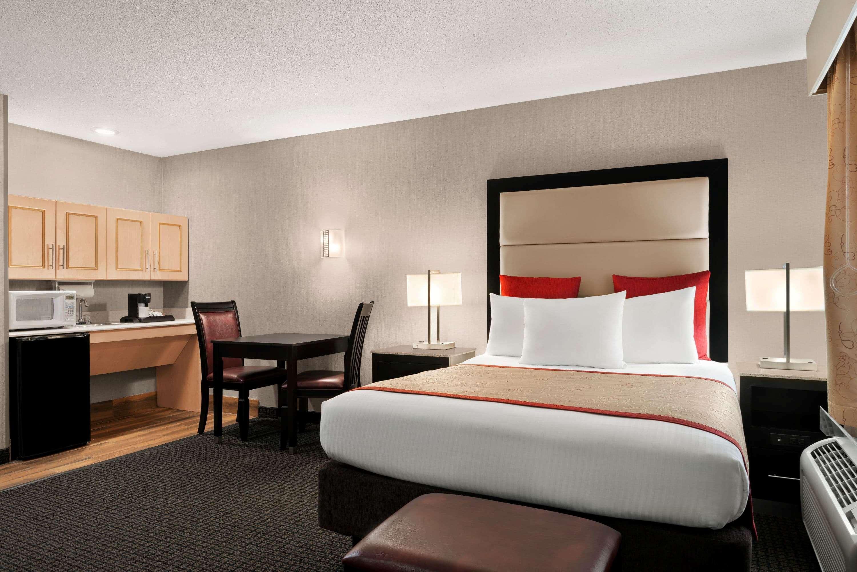 Lancaster Suites Fertility Extérieur photo