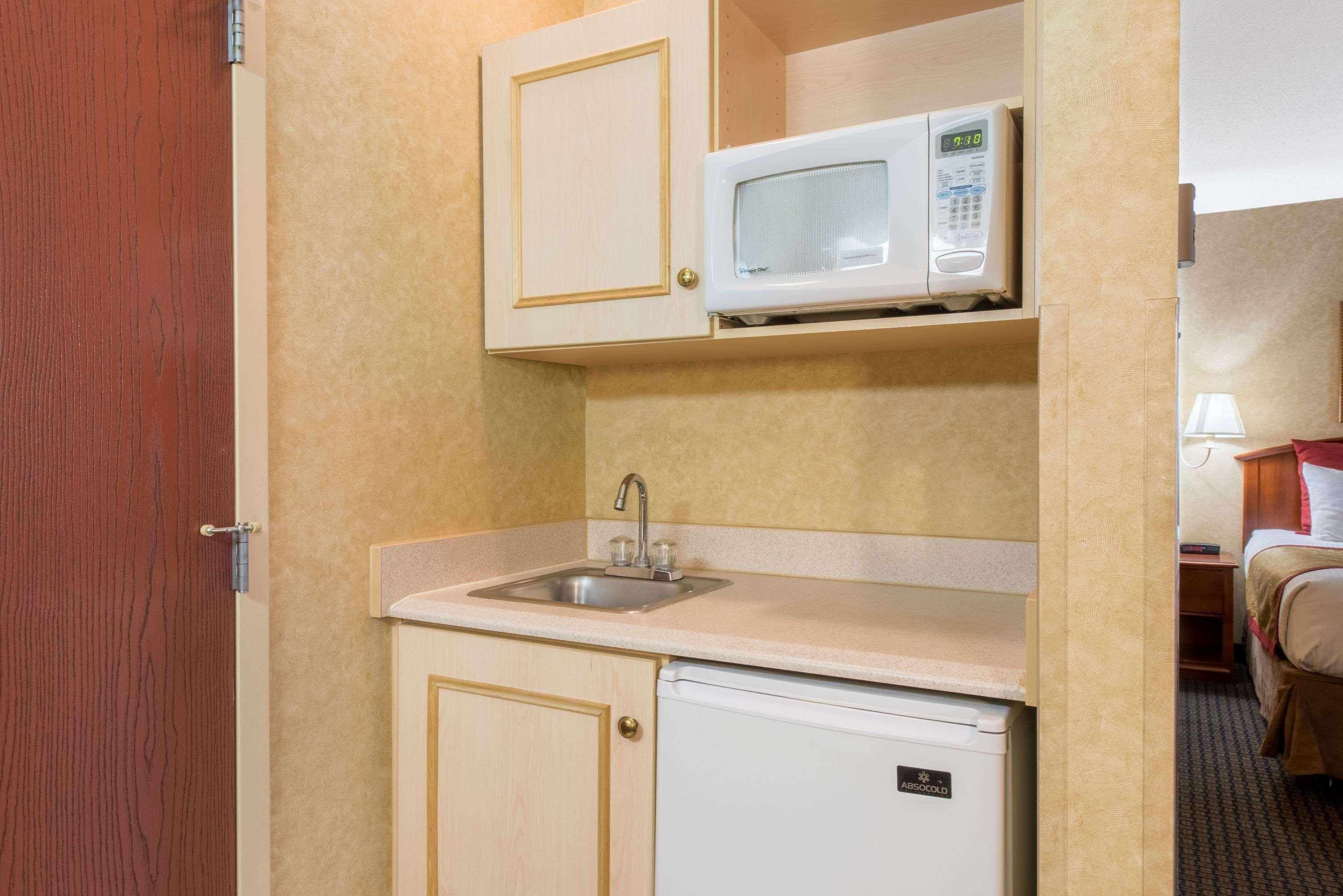 Lancaster Suites Fertility Extérieur photo