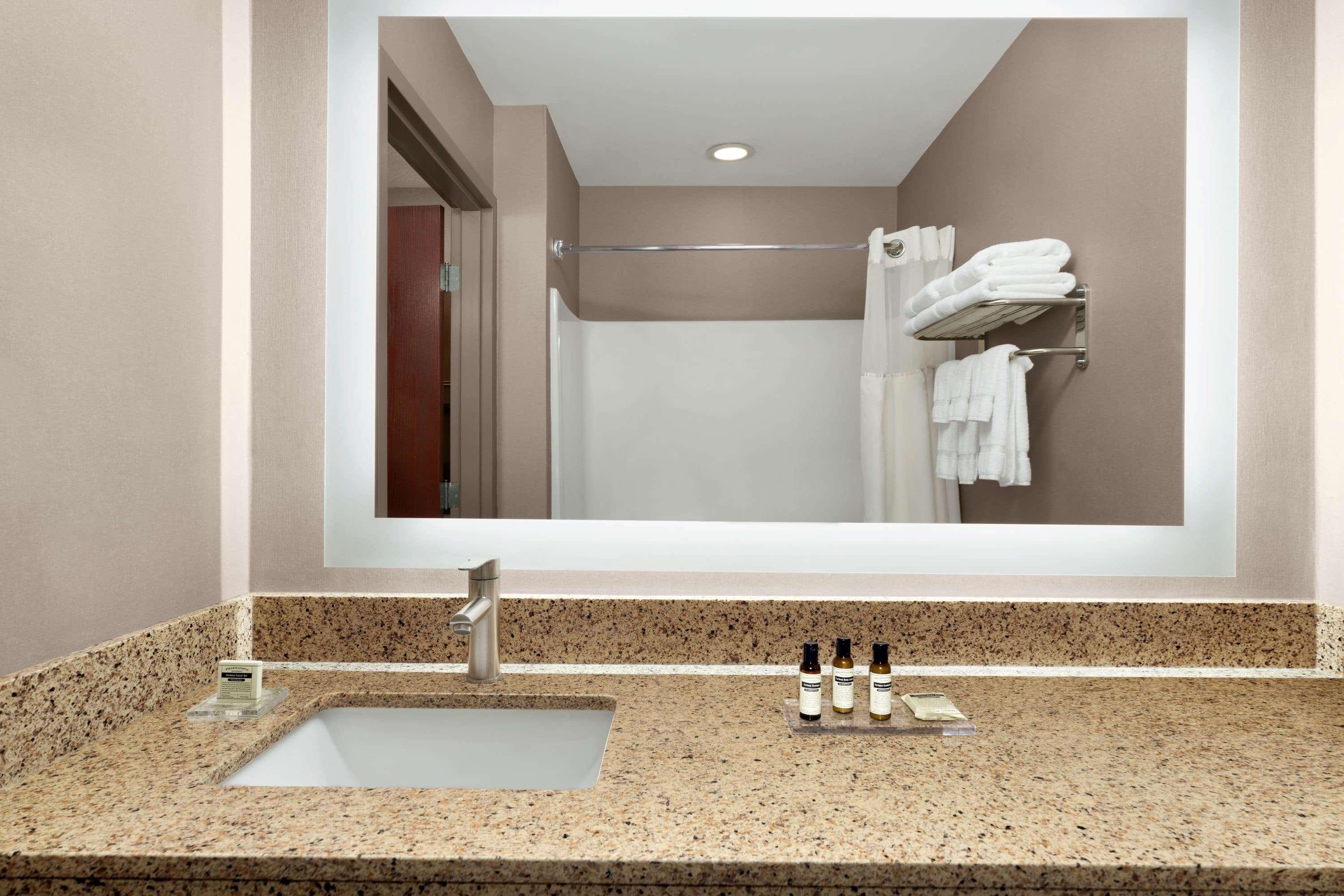 Lancaster Suites Fertility Extérieur photo