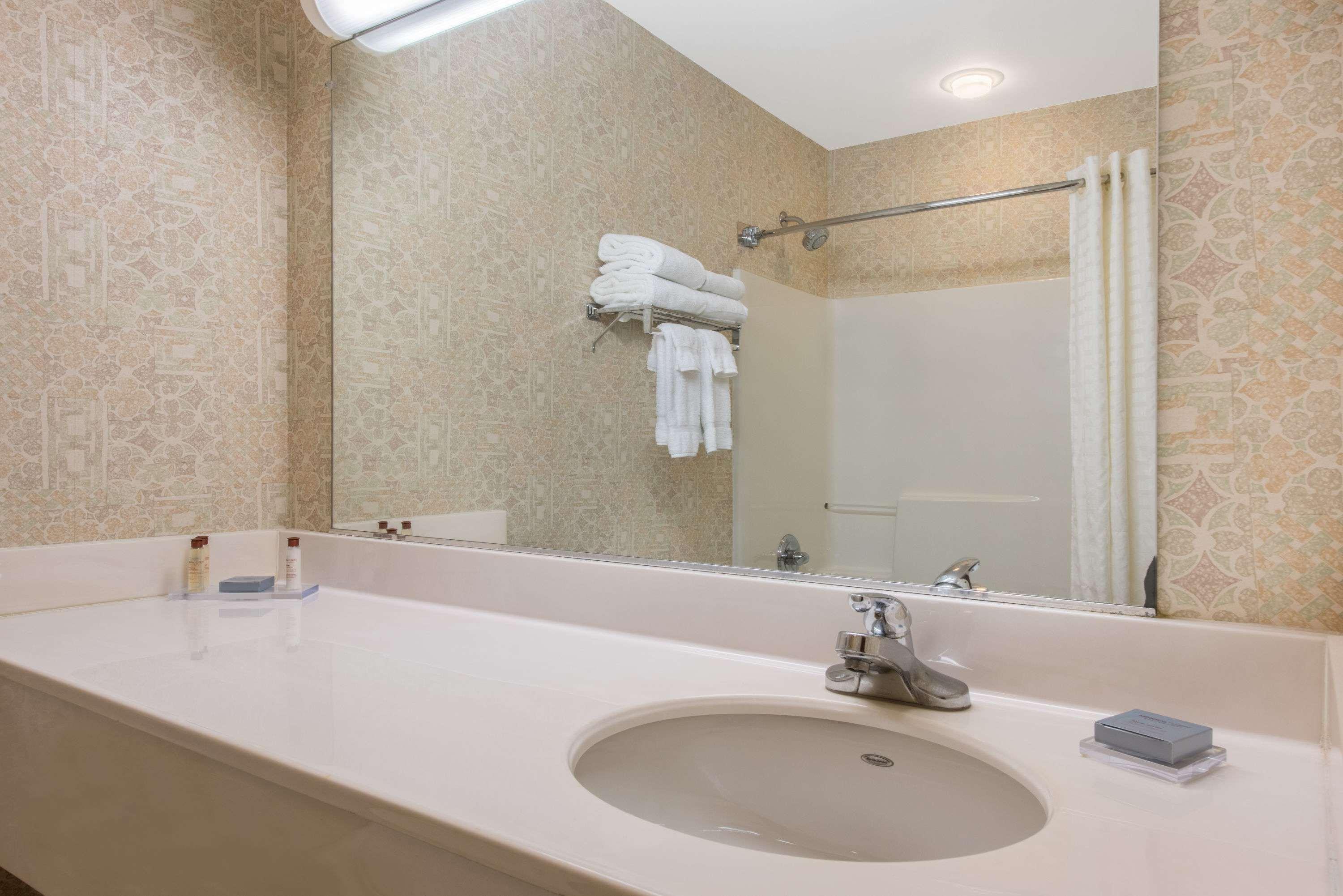 Lancaster Suites Fertility Extérieur photo